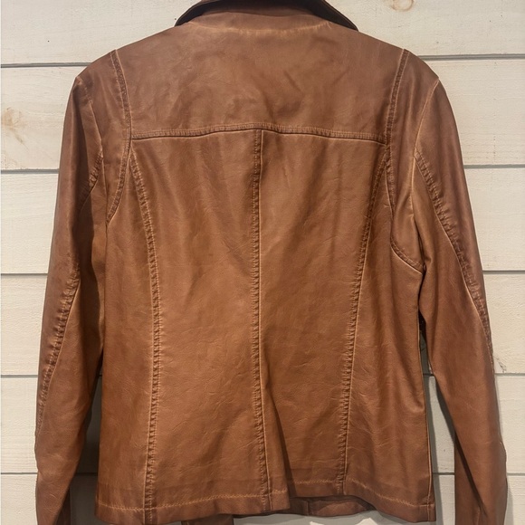 Max Studio Tan Faux Leather Women's Jacket in Great condition! - Picture 9 of 16